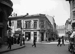 Strada Edgar Quinet la intersecția cu Strada Academiei.